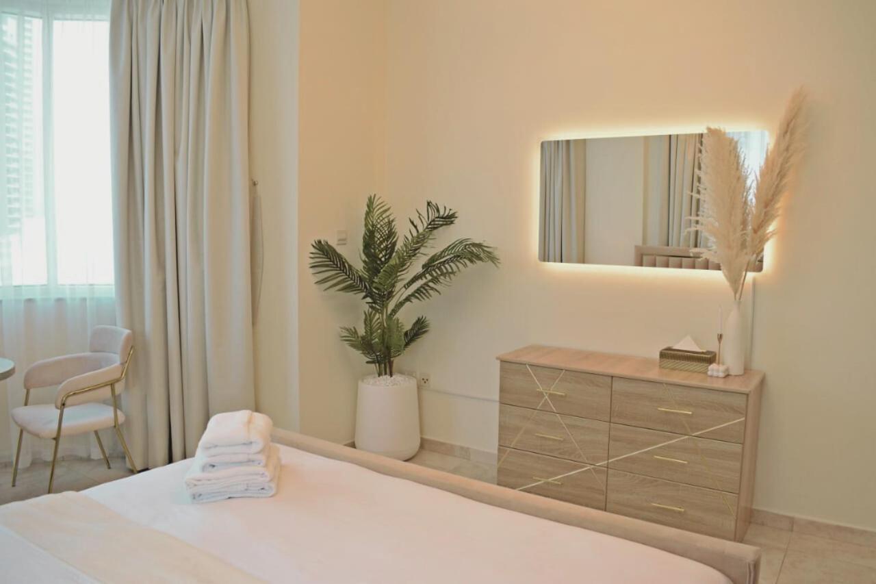 Stylish Marina View With Private Marina Walk Access Dubai